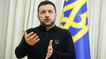 Zelensky says no security guarantees agreed yet in draft minerals deal with US